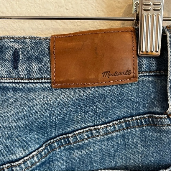Madewell The High-Rise Slim Boyjean in Dover Wash: Raw-Hemmed Edition size 24 - Picture 8 of 16